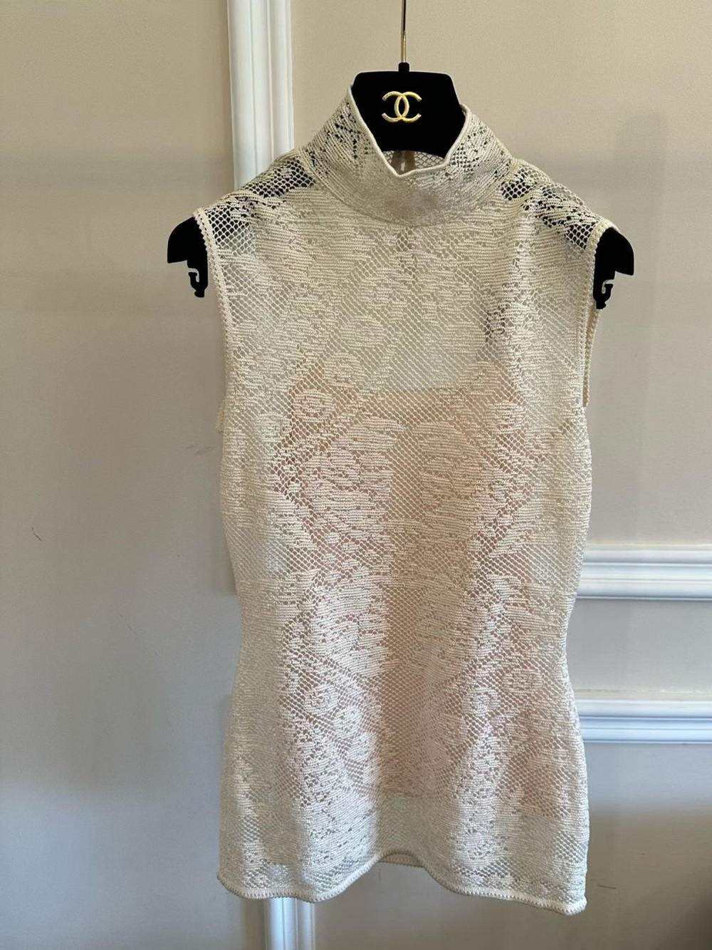 🚩steal Dior Sleeveless High-Neck Lace Top in Cream